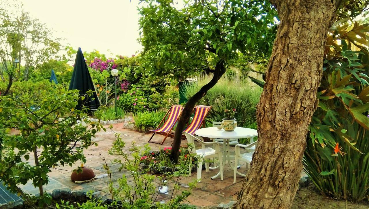 Seafront Apartments Garden House Taormina Buitenkant foto